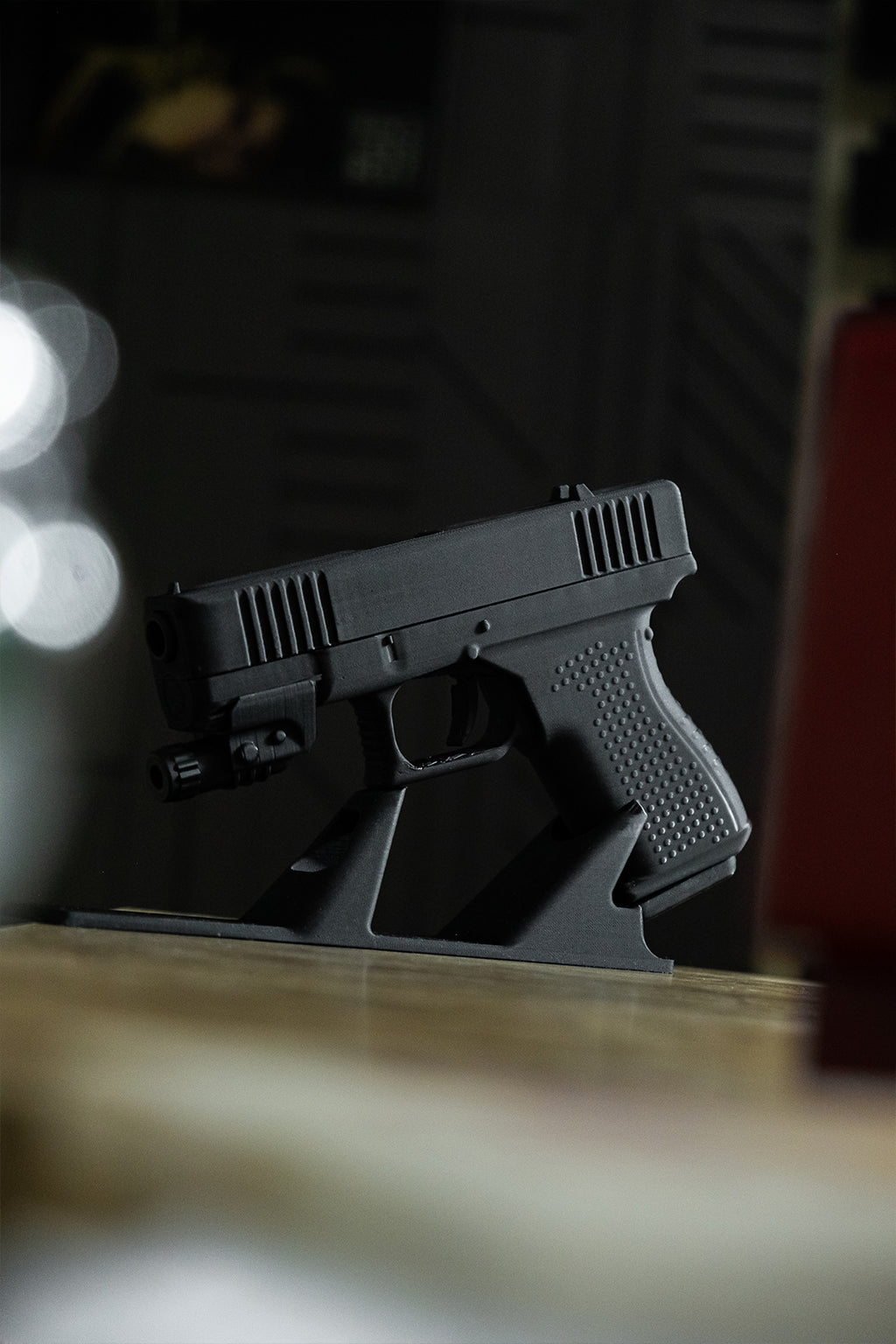 Glock 19 Hareketli Figür Masa İsimliği