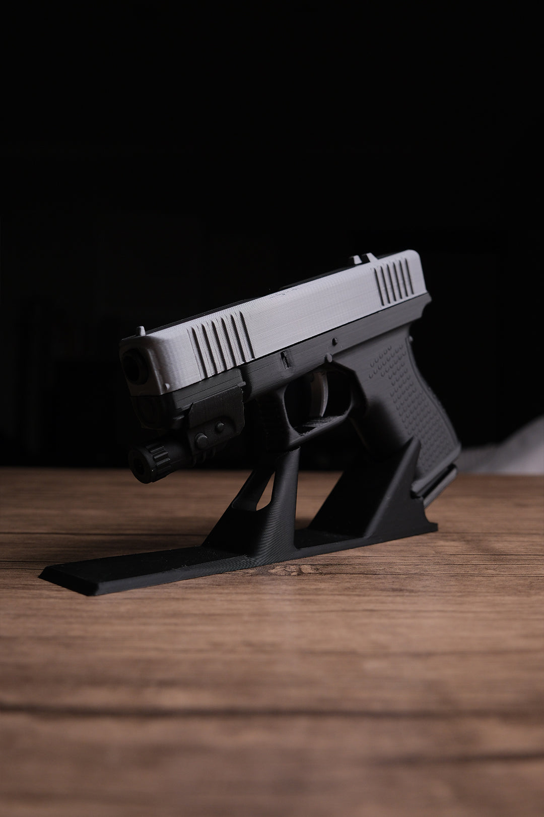 Glock 19 Hareketli Figür Masa İsimliği