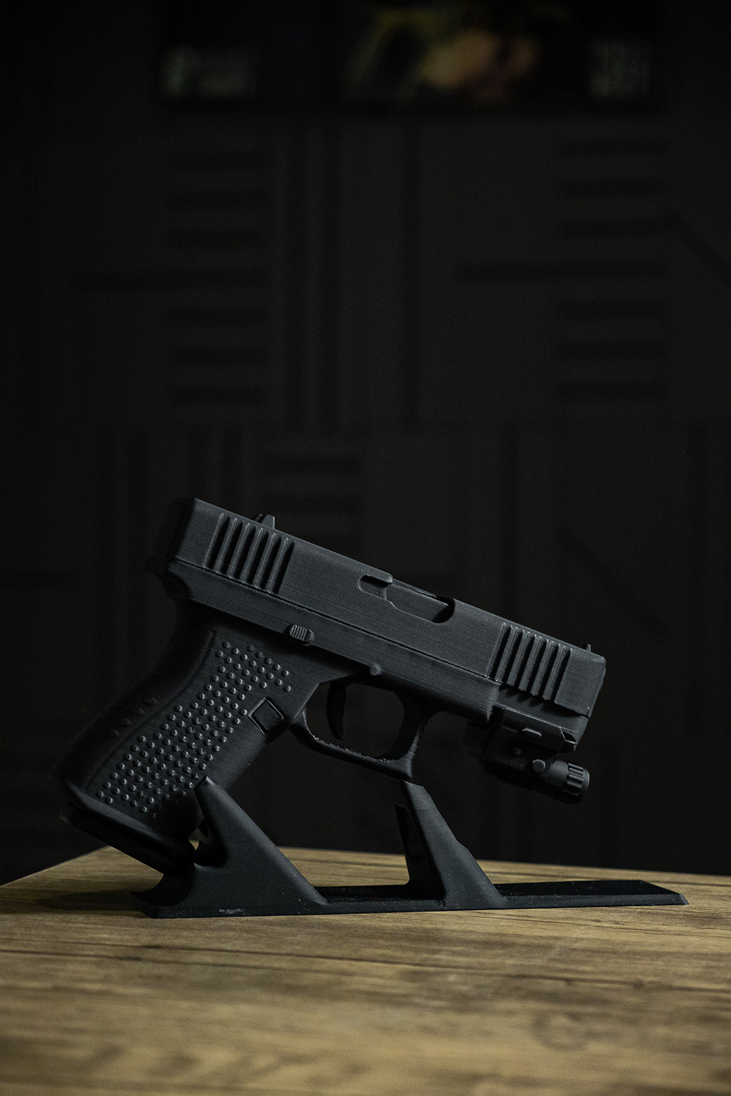 Glock 19 Hareketli Figür Masa İsimliği