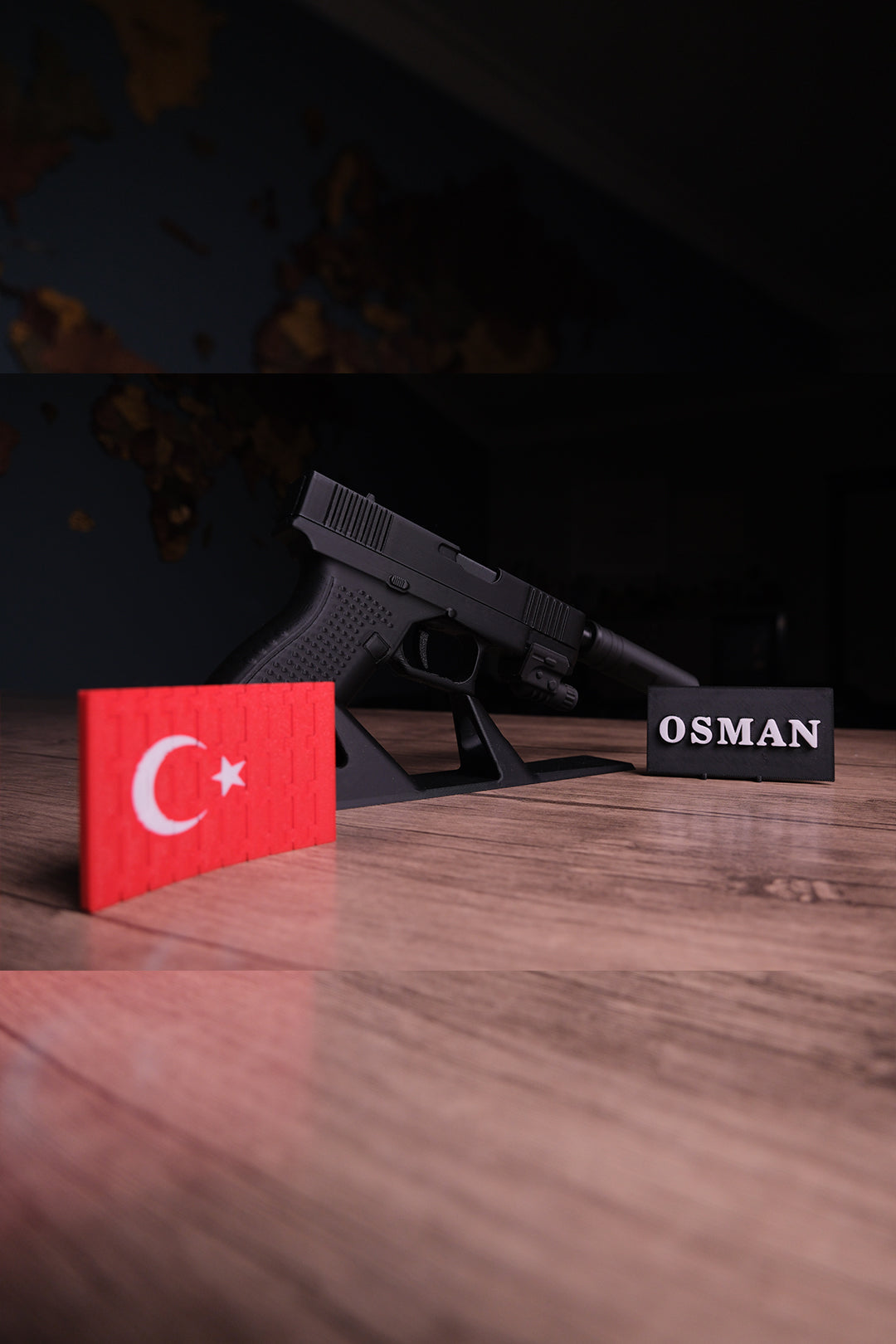 Glock 19 Hareketli Figür Masa İsimliği