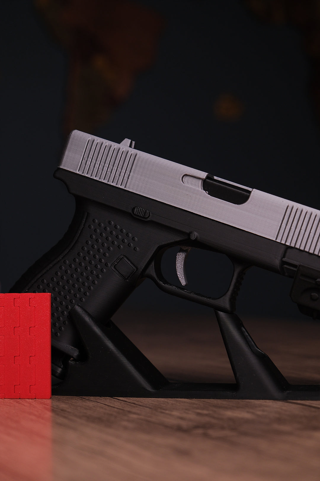 Glock 19 Hareketli Figür Masa İsimliği