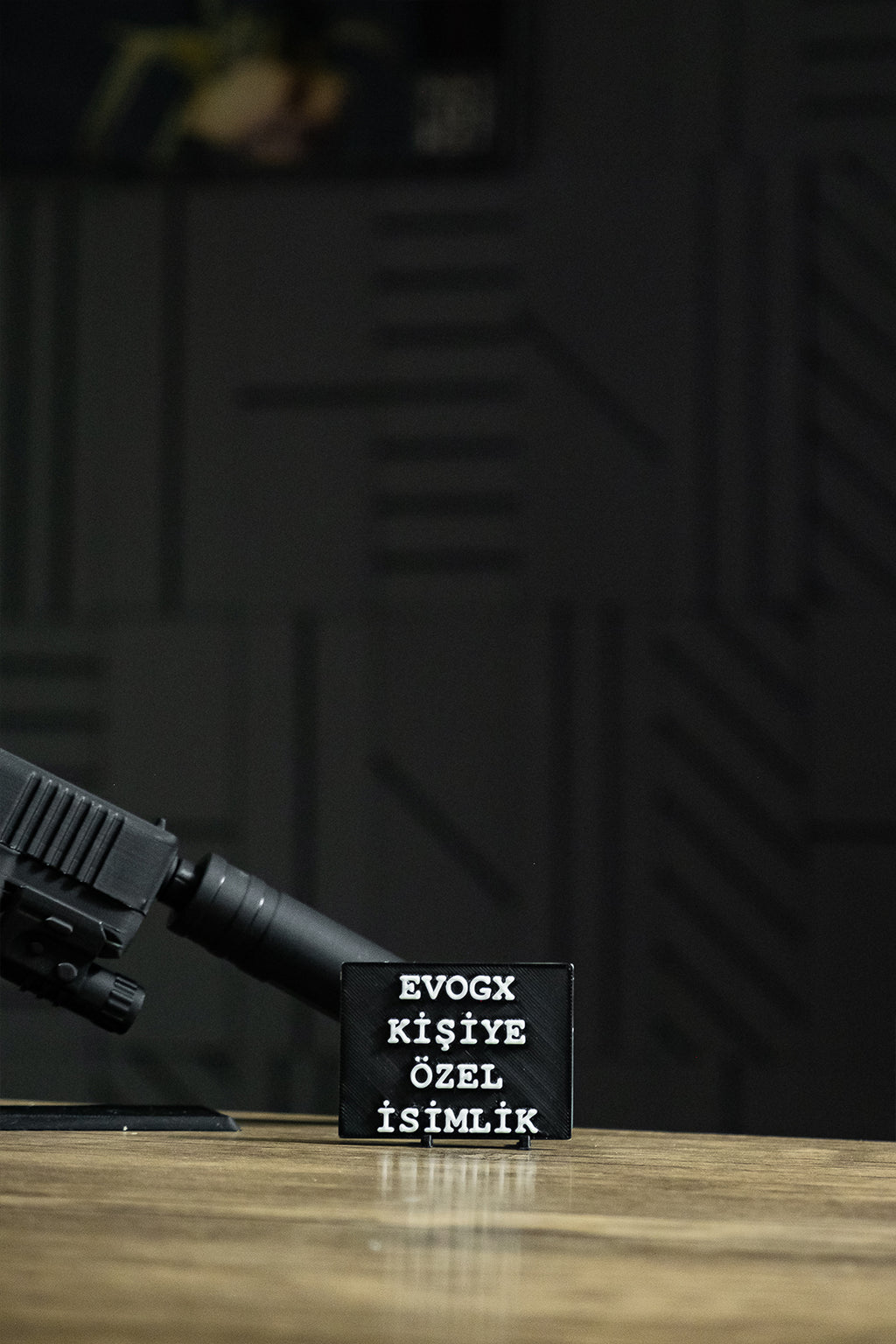 Glock 19 Hareketli Figür Masa İsimliği