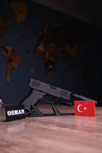 Glock 19 Hareketli Figür Masa İsimliği