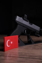 Glock 19 Hareketli Figür Masa İsimliği
