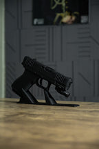 Glock 19 Hareketli Figür Masa İsimliği