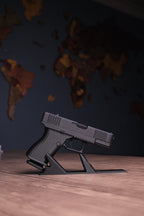 Glock 19 Hareketli Figür Masa İsimliği