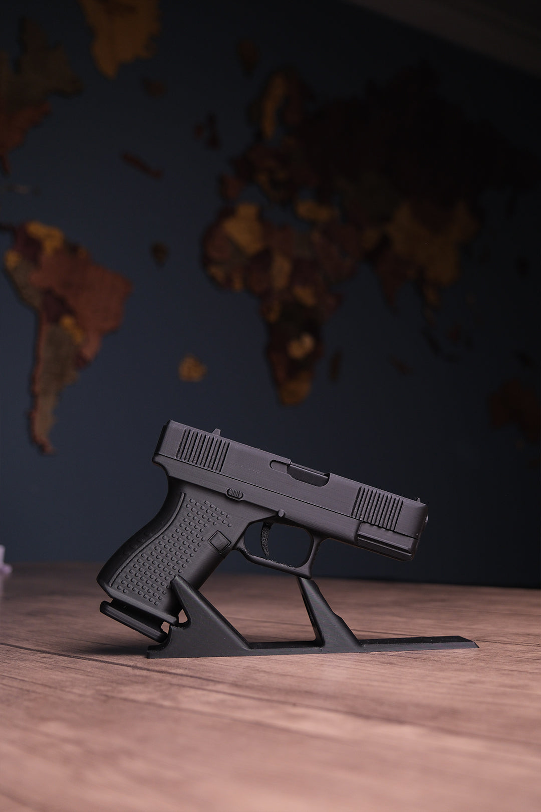 Glock 19 Hareketli Figür Masa İsimliği