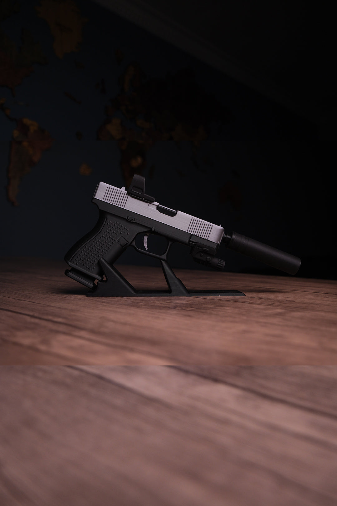 Glock 19 Hareketli Figür Masa İsimliği