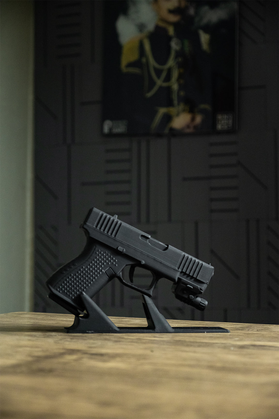 Glock 19 Hareketli Figür Masa İsimliği