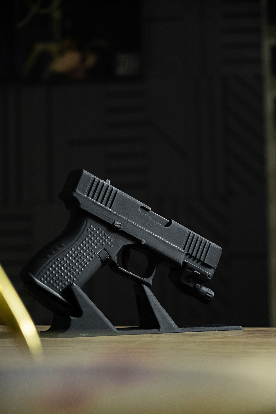 Glock 19 Hareketli Figür Masa İsimliği